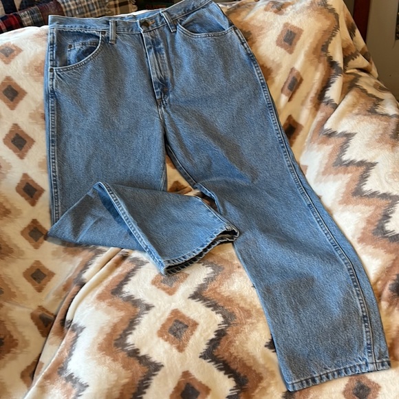 Wrangler Rugged Wear Jeans - Picture 4 of 6